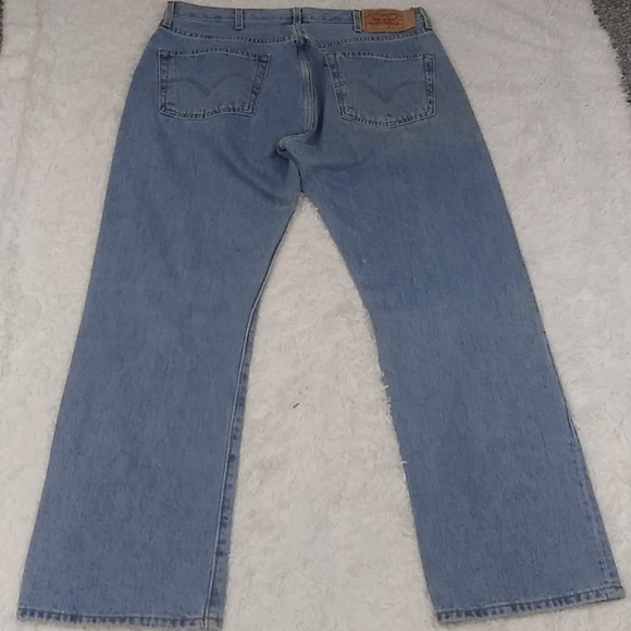 Levi's 501 Blue Light Wash Five Pocket Button Fly Mid Rise Straight Leg Jean - Picture 6 of 10